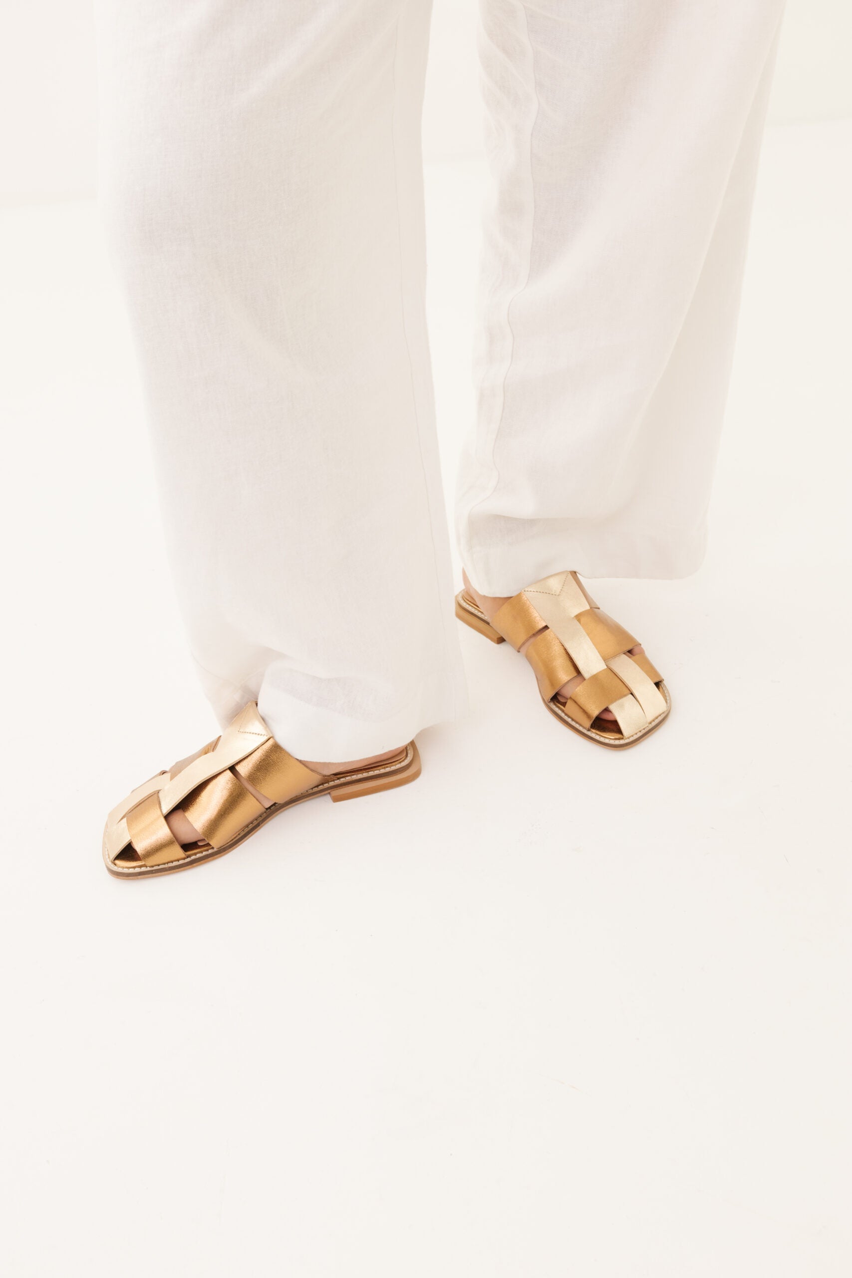 Rasteira Feminina em Couro Sivir