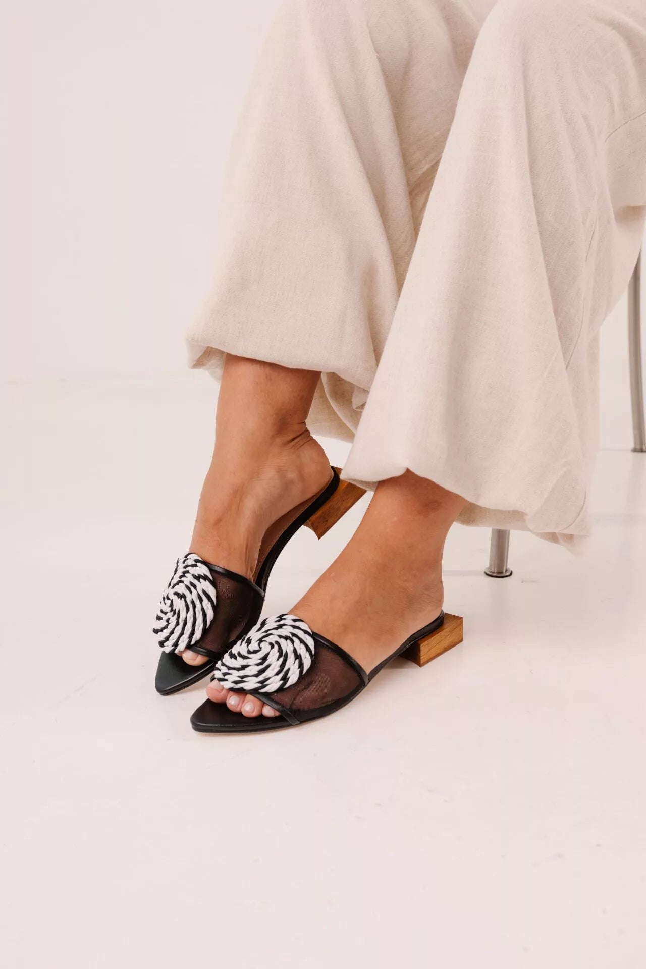 Tamanco em Couro e Tela Ciréna