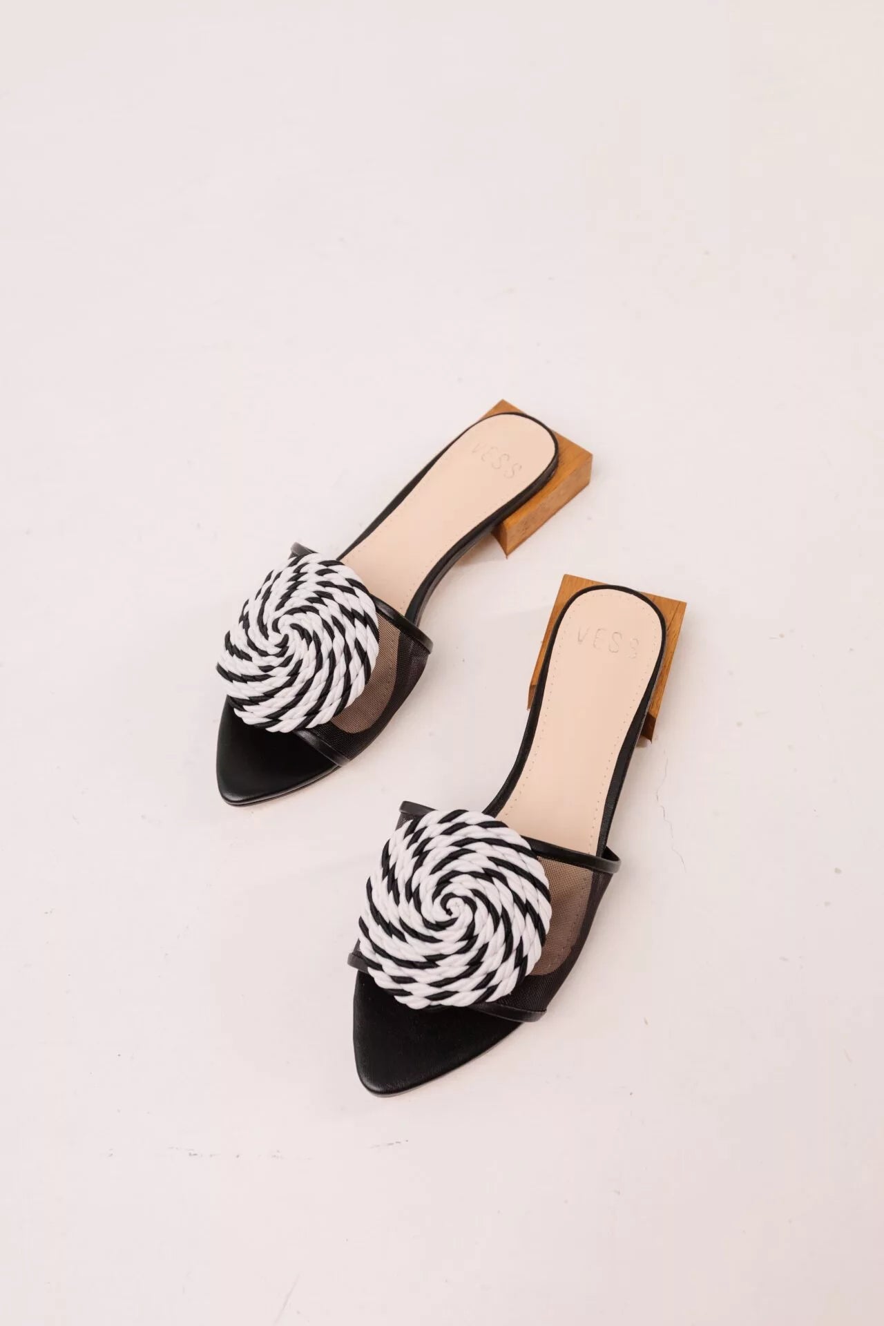 Tamanco em Couro e Tela Ciréna