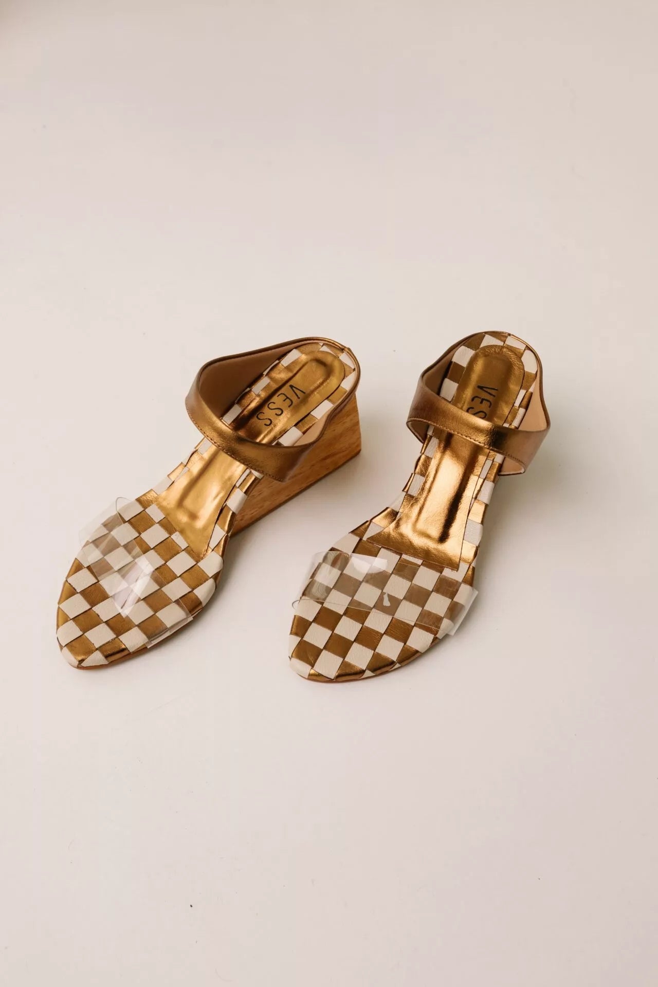 Tamanco com Tira em Vinil Orbe