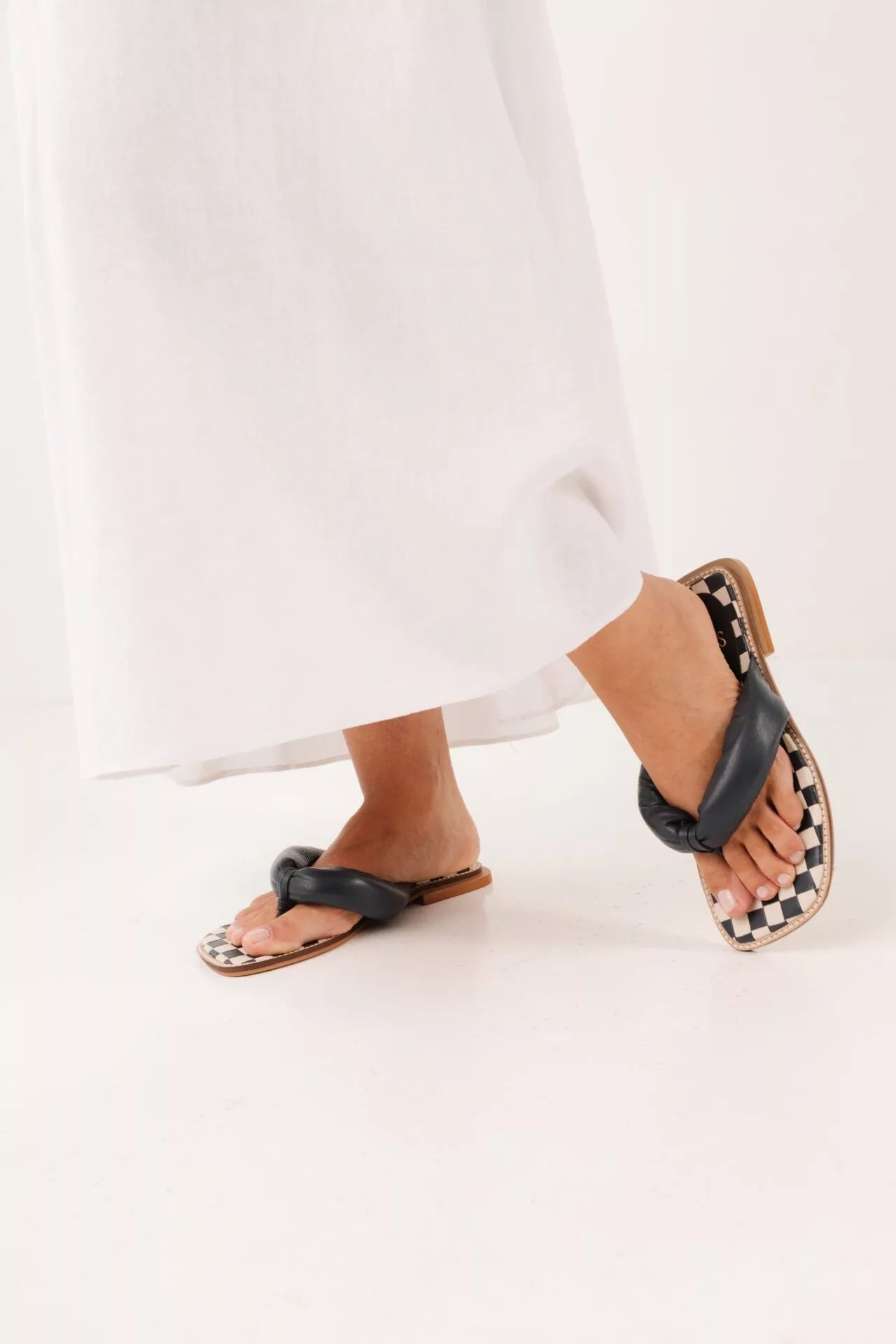 Rasteira Feminina em Couro Módena