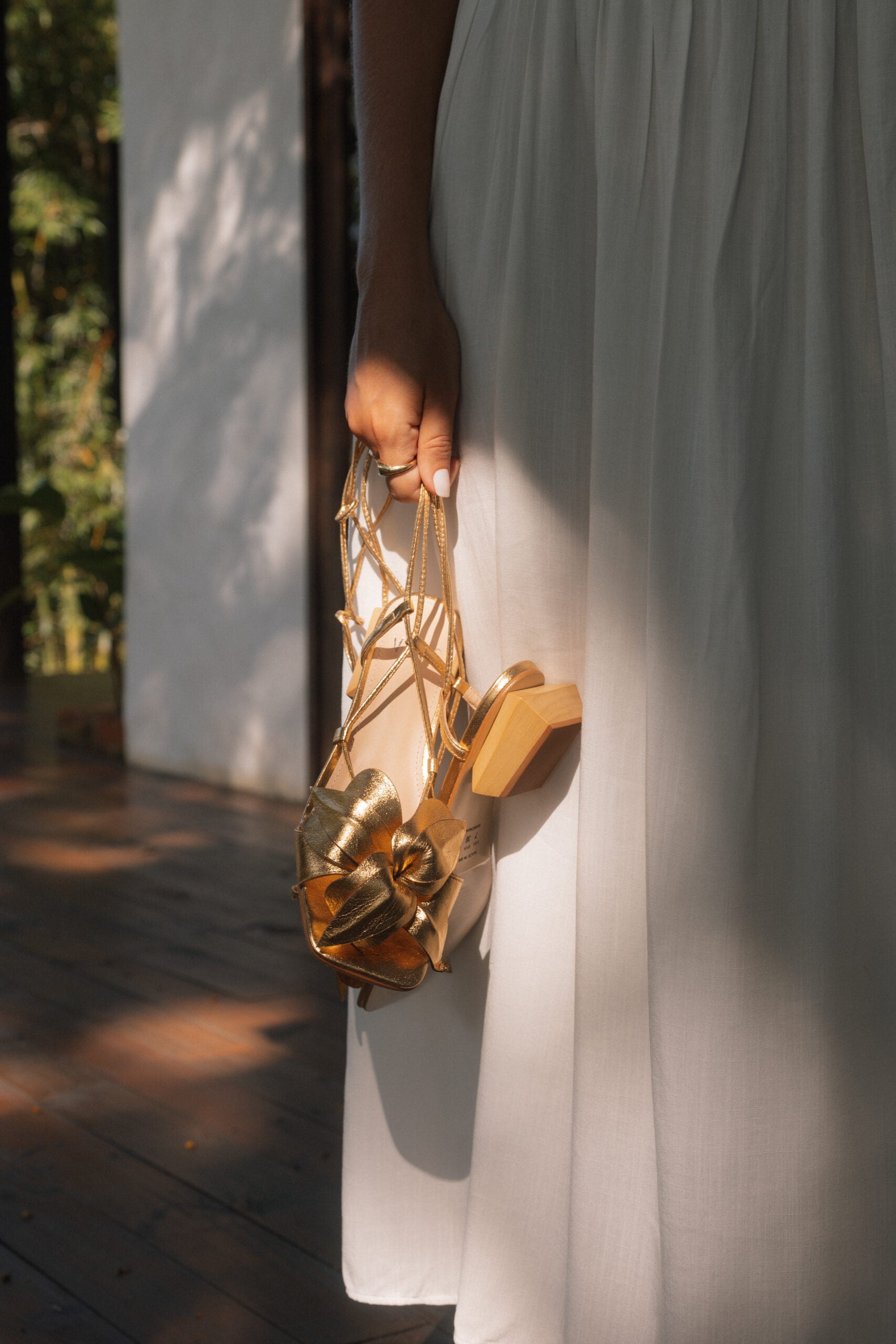 Sandália Com Flor Luna Salto Baixo