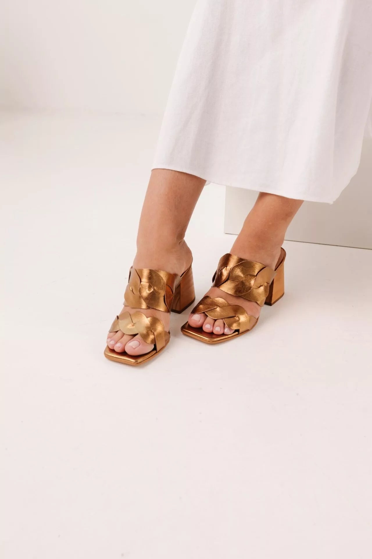 Tamanco Feminino em Couro Ayra