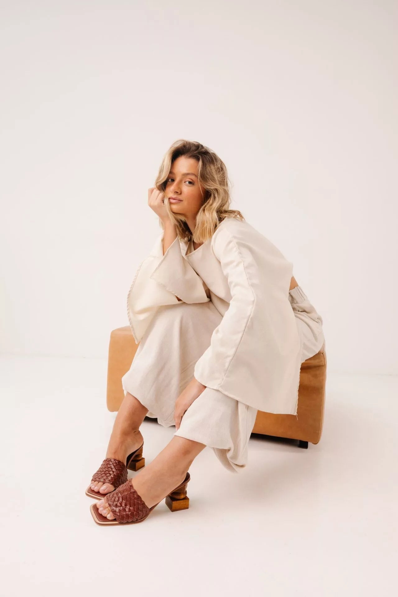 Tamanco em Salto Madeira Mykonos